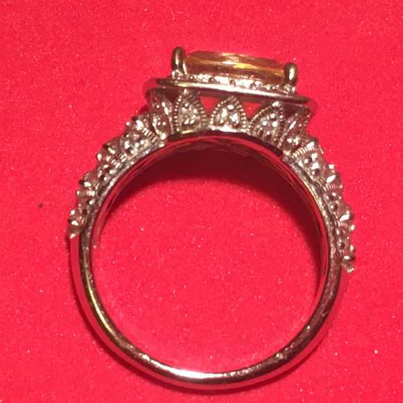 Ladies Fashion Ring Yellow & White Simulated Diamonds - Picture 2 of 2